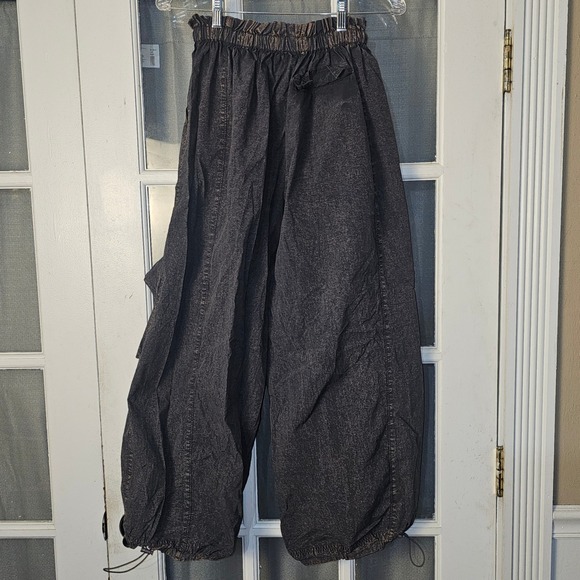 Urban Outfitters Womens Sloan Nylon Baggy Balloon Barrel Pants Small - Picture 2 of 5